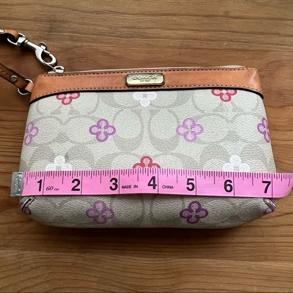 Coach Monogram Floral Print Wristlet-Like New - Picture 7 of 8